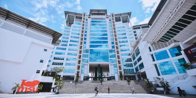 جامعة إدارة العلوم (Management & Science University MSU)